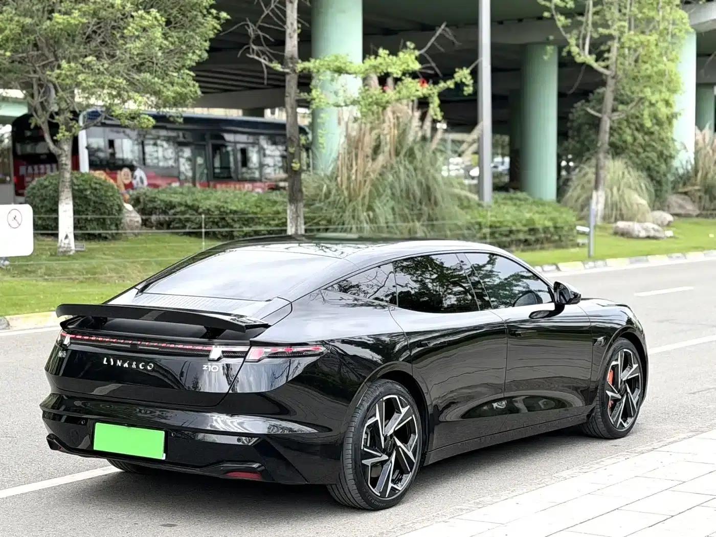 Lynk & Co Z10 2025 Model 95kWh 702km AWD Halo — миниатюра 9