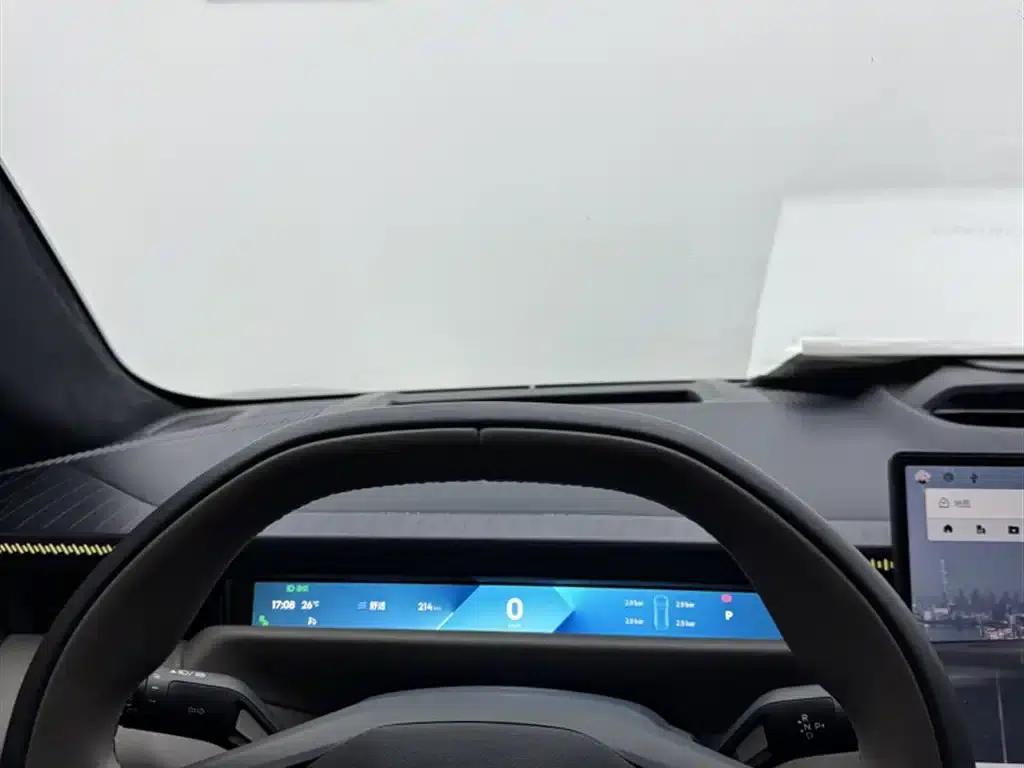 Lynk & Co Z10 2024 Model 95kWh 766km Rear-Wheel Drive Max — миниатюра 10