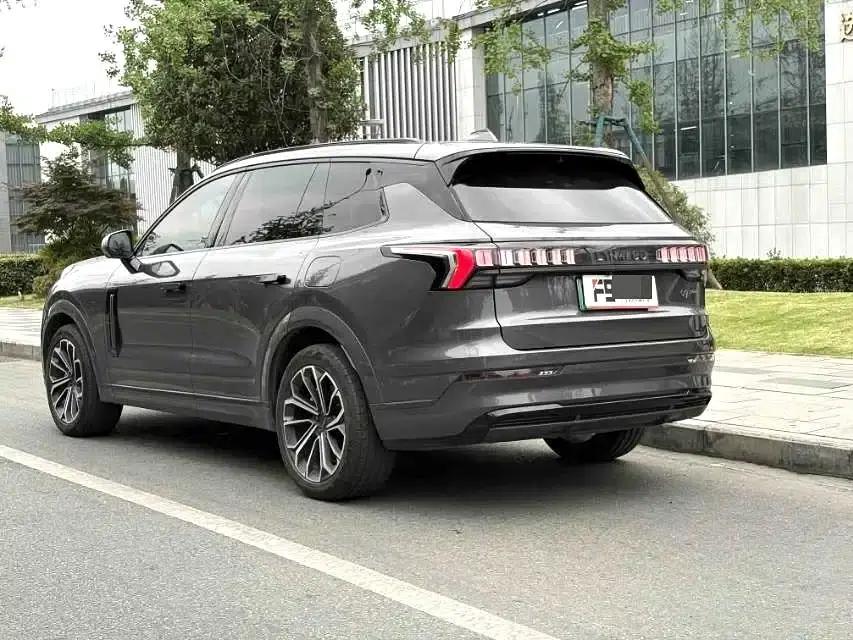 Lynk & Co 09 EM-P 2024 2.0TD EM-P AWD HALO 6-seater — миниатюра 6