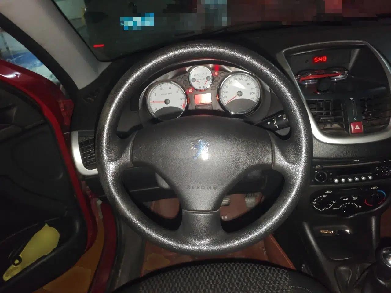 Peugeot 207 2011 Hatchback 1.4L Manual Yule Edition — миниатюра 10
