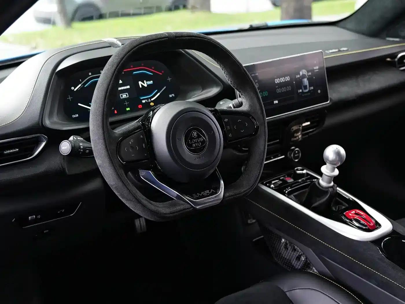 2022 EMIRA 3.5T V6 Manual First Edition — миниатюра 13