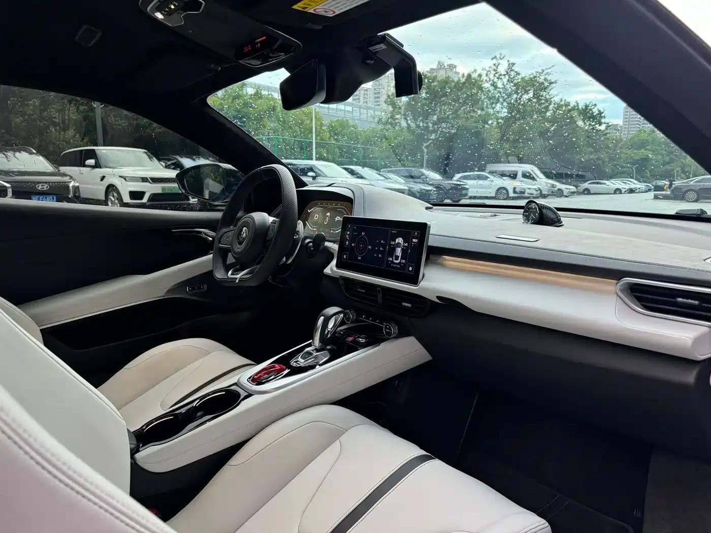 EMIRA 2021 2.0T DCT First Edition — миниатюра 12