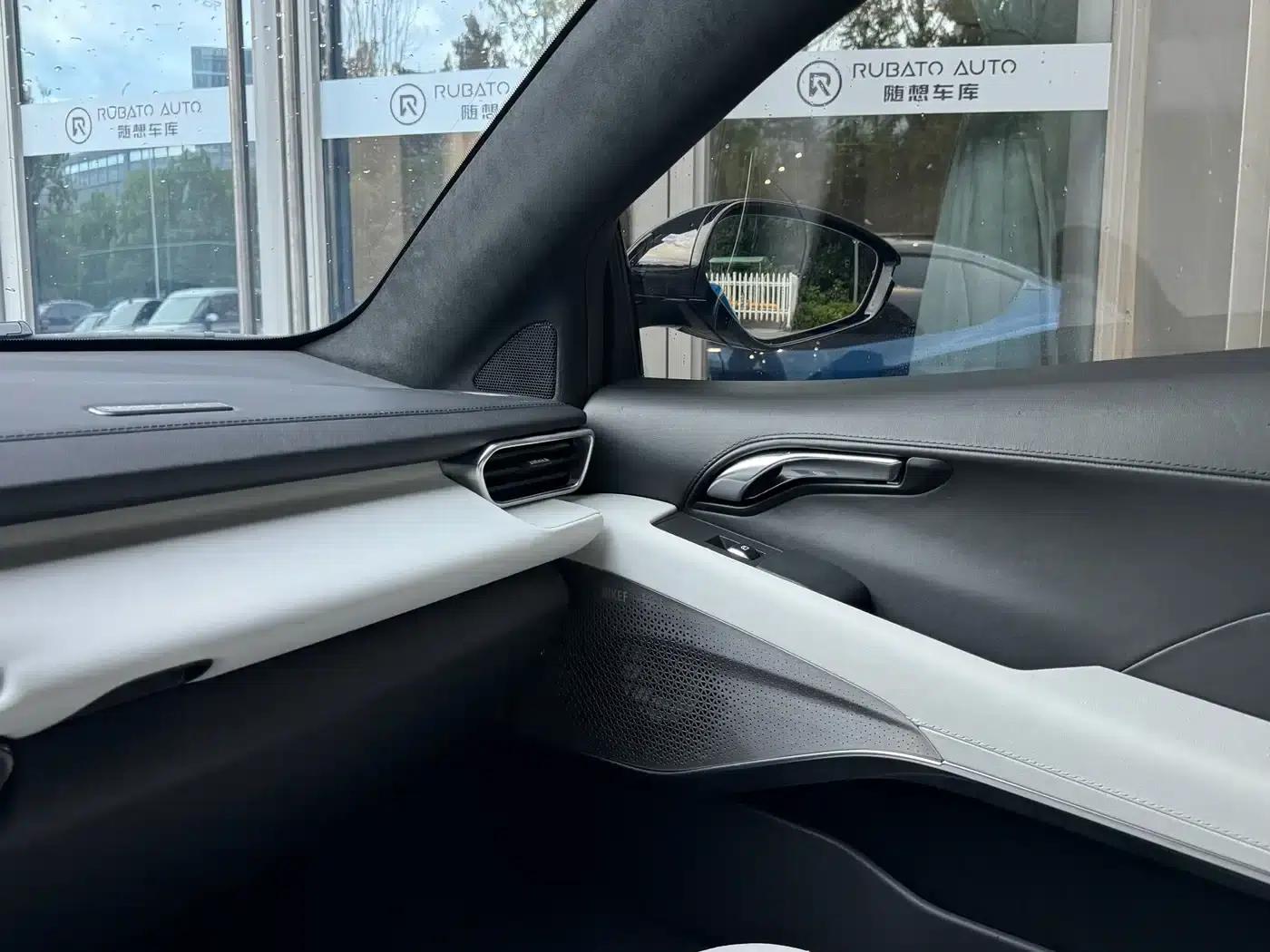 EMIRA 2021 2.0T DCT First Edition — миниатюра 15