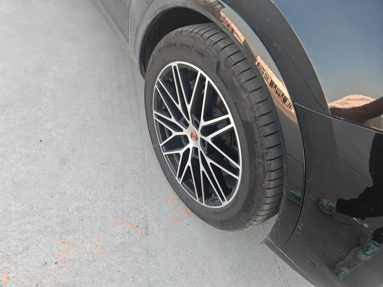 Porsche Cayenne 2025 Cayenne 3.0T Dream-Chasing Edition — миниатюра 8