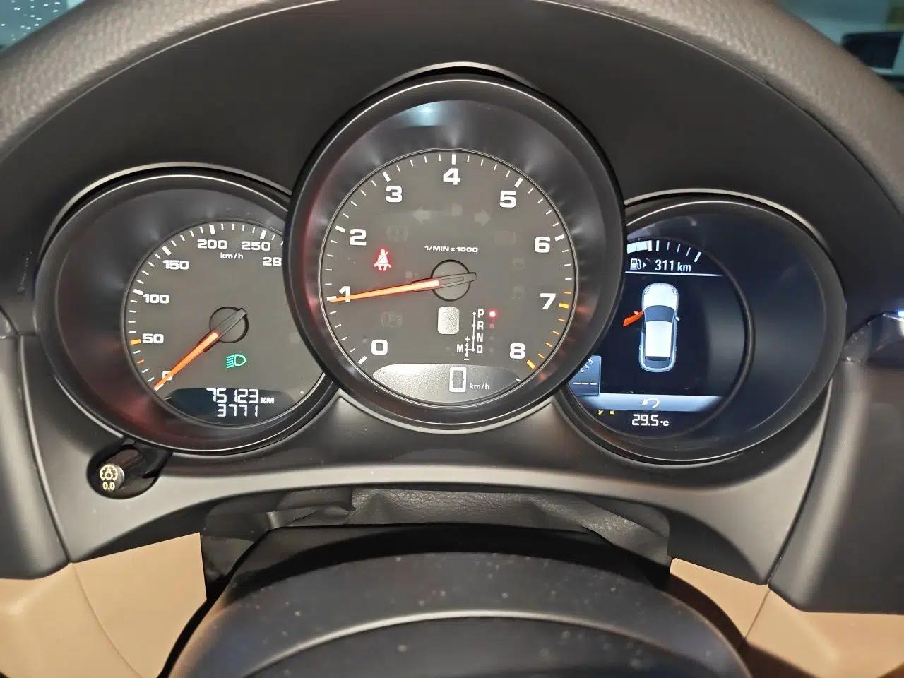 Porsche Macan 2018 Macan 2.0T — миниатюра 11