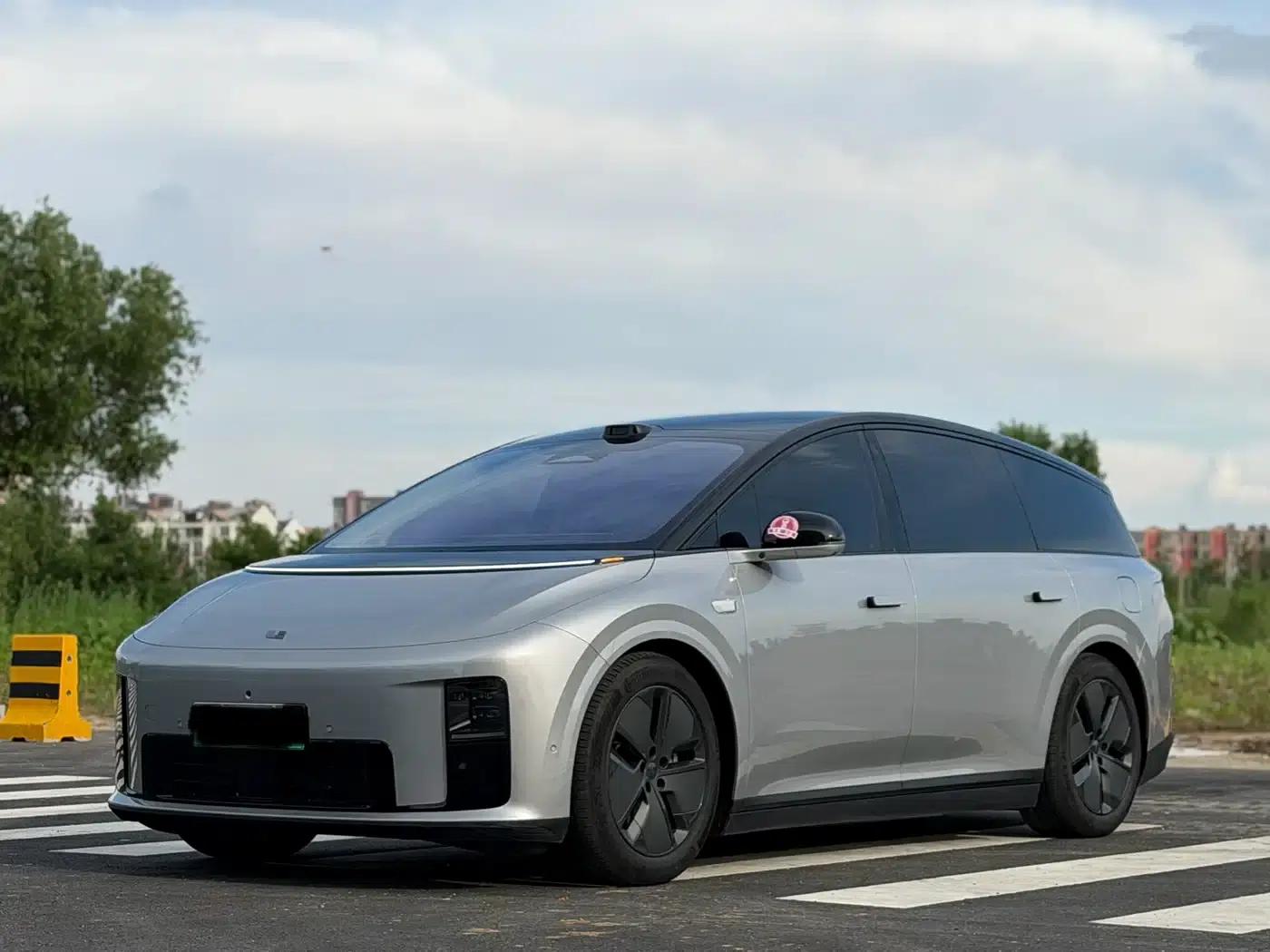 Li Auto i8 2025 Standard Edition — миниатюра 1