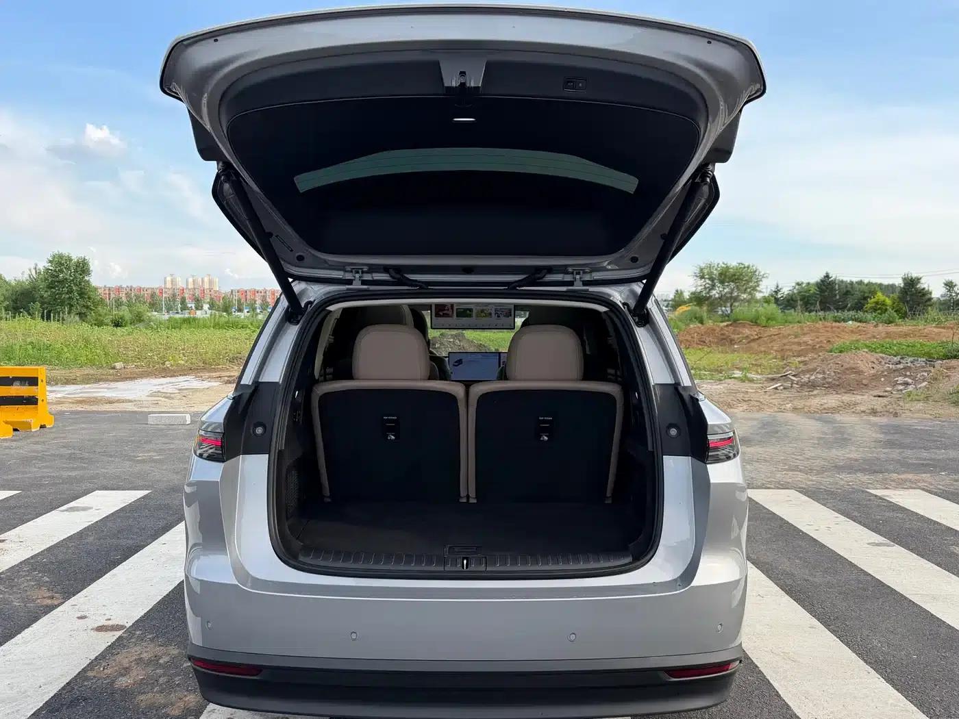 Li Auto i8 2025 Standard Edition — миниатюра 10
