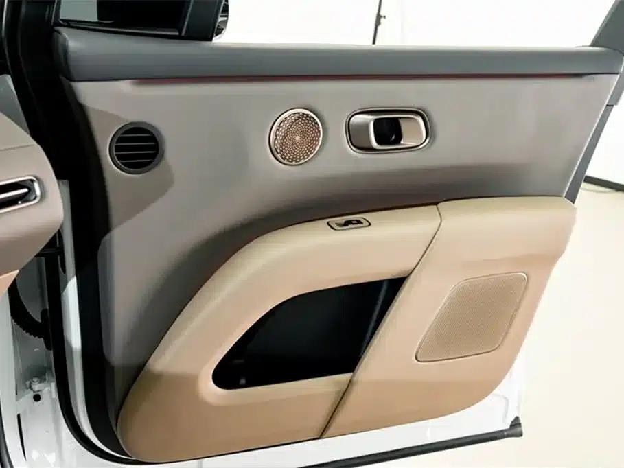 Li Auto i8 2025 Standard Edition — миниатюра 17