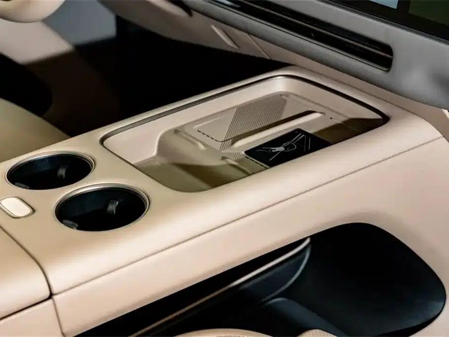 Li Auto i8 2025 Standard Edition — миниатюра 20