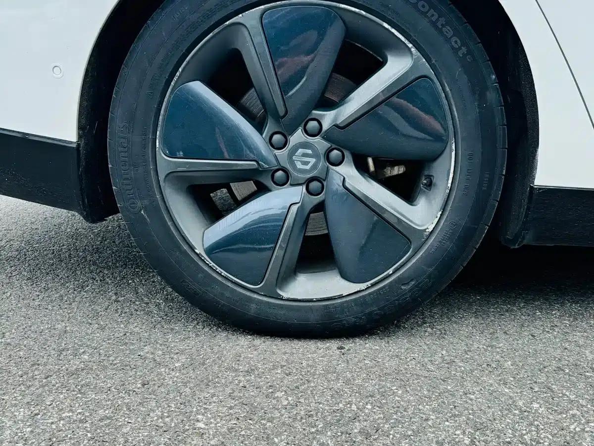 Leapmotor C01 2022 Rear-Wheel Drive Standard Range Edition — миниатюра 13