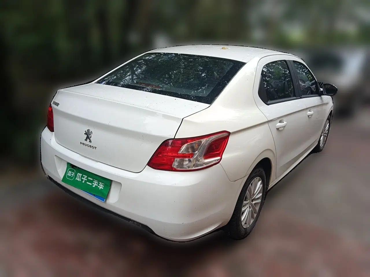 Peugeot 301 2016 1.6L Manual Comfort Edition — миниатюра 6