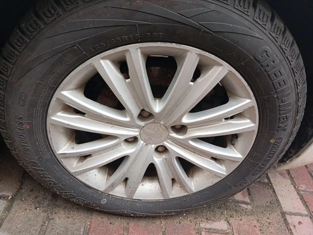 Peugeot 301 2016 1.6L Manual Comfort Edition — миниатюра 8