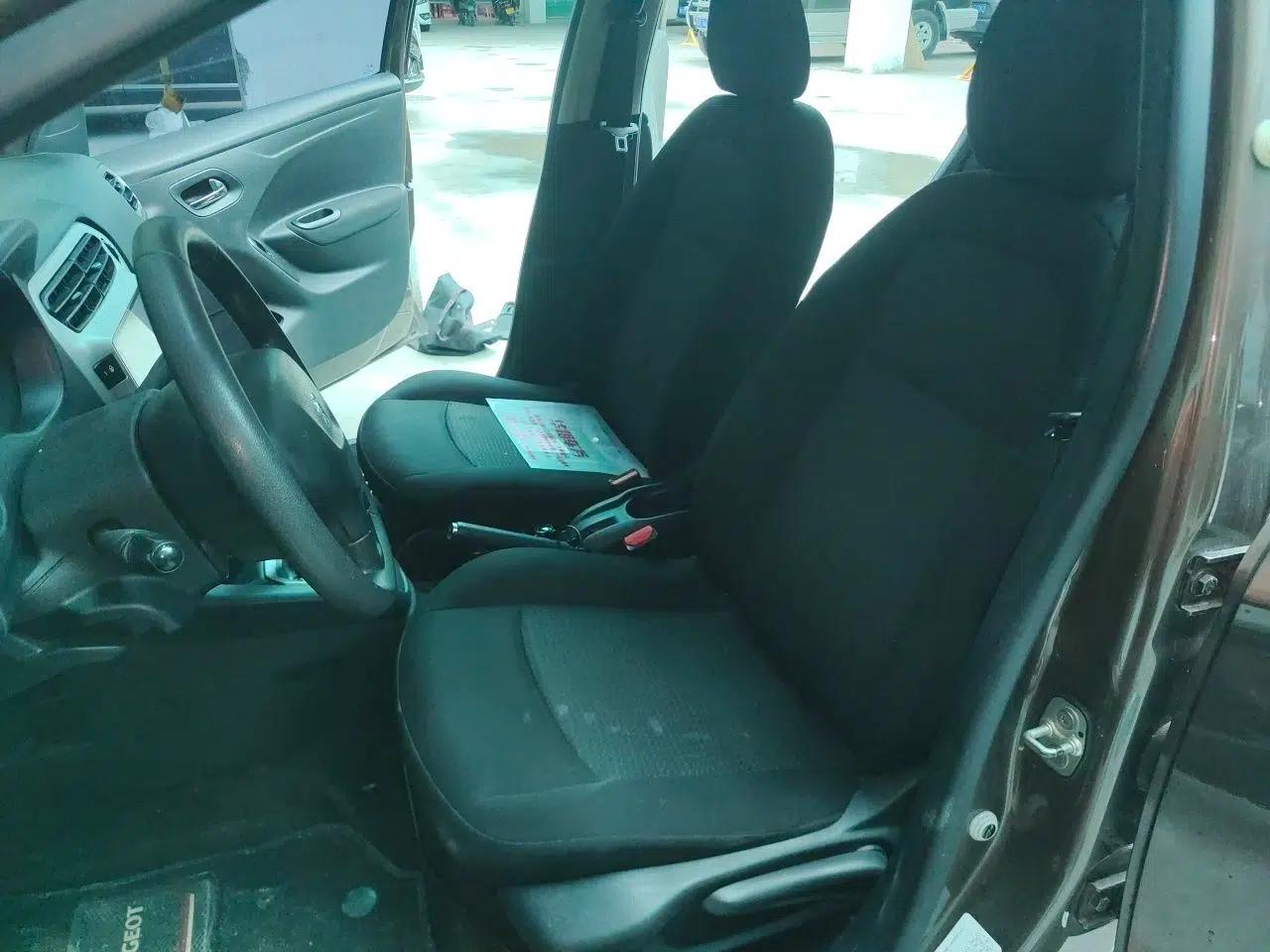 Peugeot 301 2014 1.6L Automatic Comfort Edition — миниатюра 15