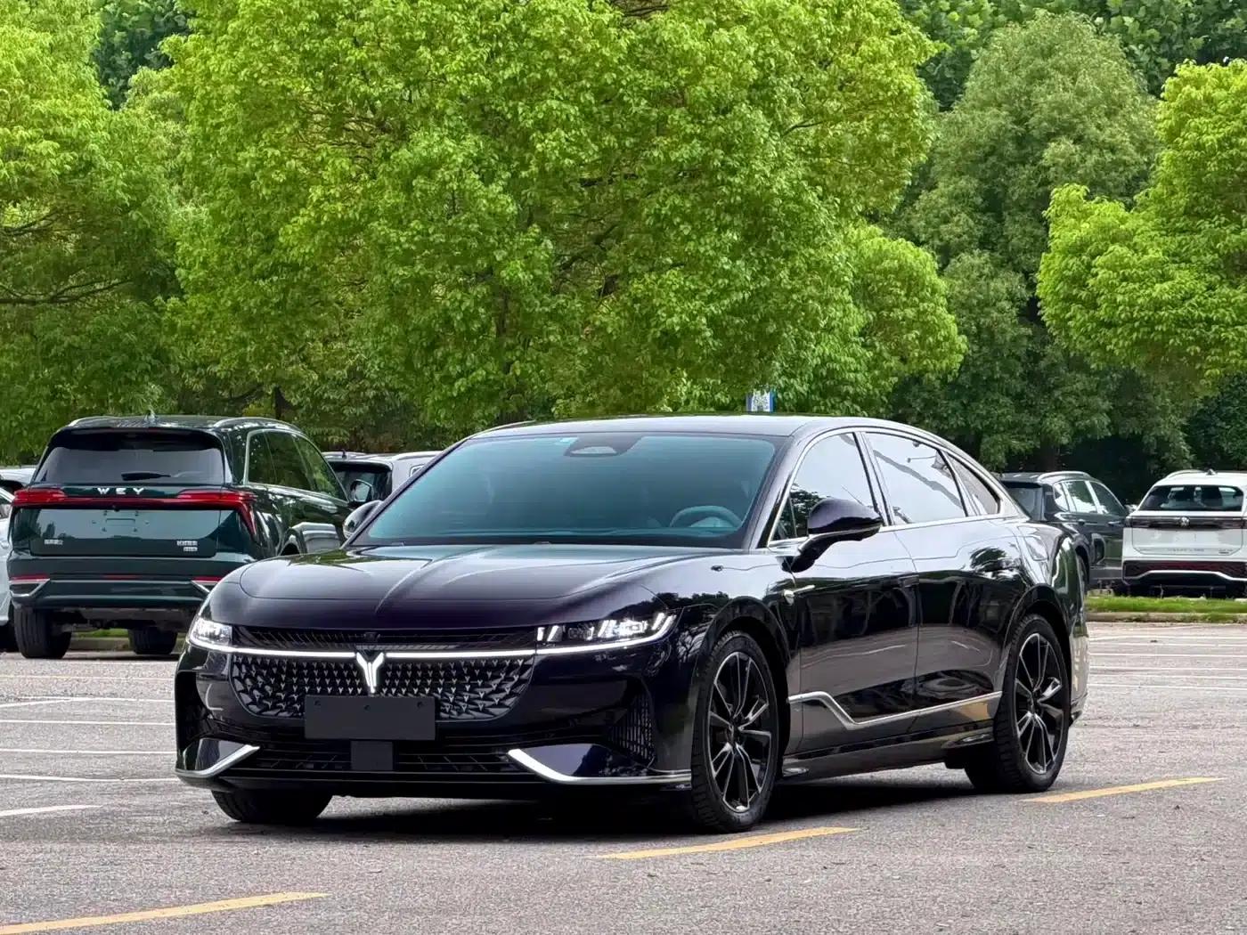 Voyah Chasing the Light 2024 PHEV AWD Long Range Flagship Edition — миниатюра 1