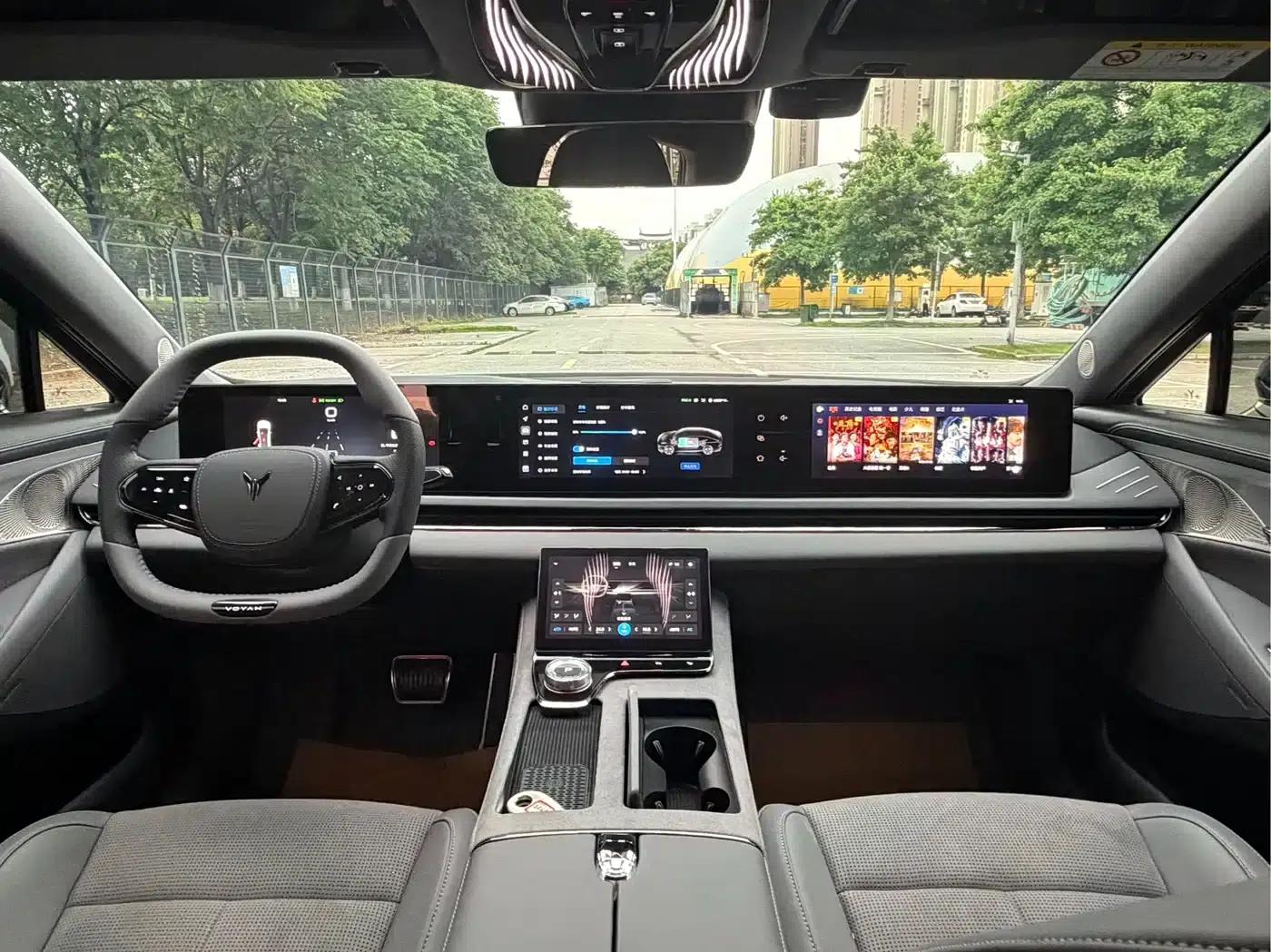 Voyah Chasing the Light 2024 PHEV AWD Long Range Flagship Edition — миниатюра 6