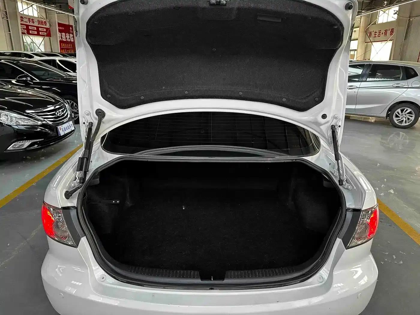Mazda 6 2015 2.0L Automatic Fashion Edition — миниатюра 17