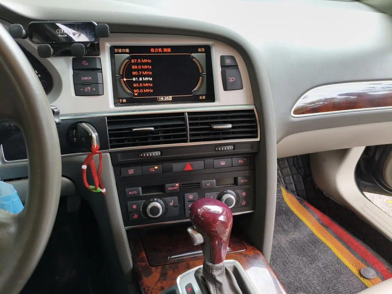 Audi A6L 2011 2.4L Comfort Edition — миниатюра 13