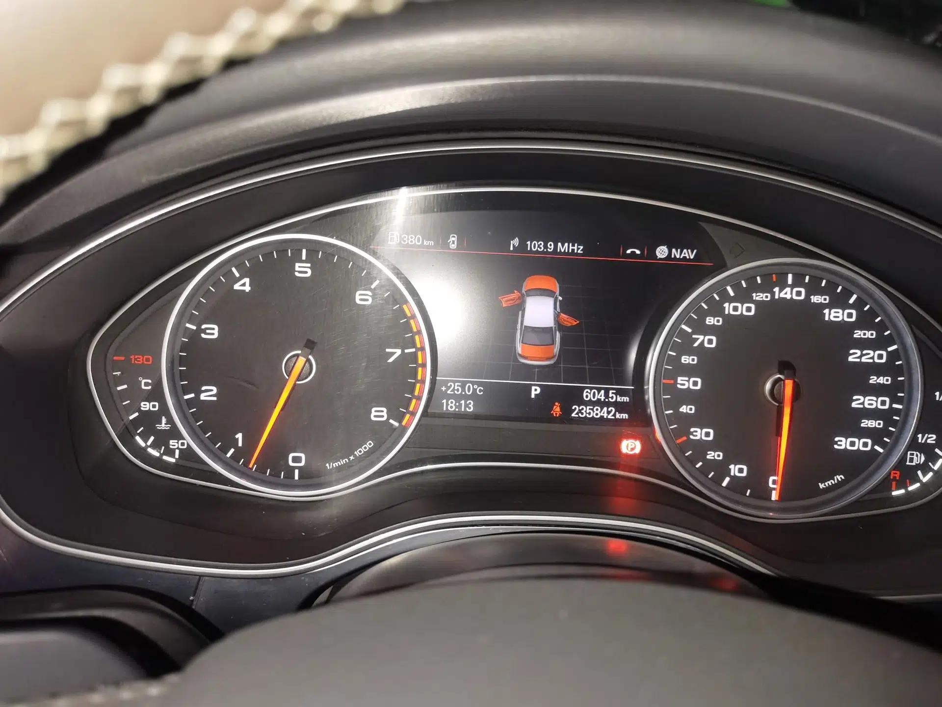 Audi A6L 2012 30 FSI Technology Edition — миниатюра 11