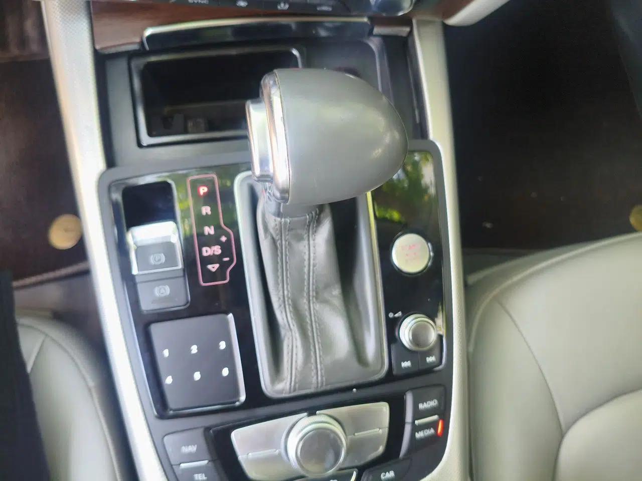 Audi A6L 2012 TFSI Comfort Model — миниатюра 14