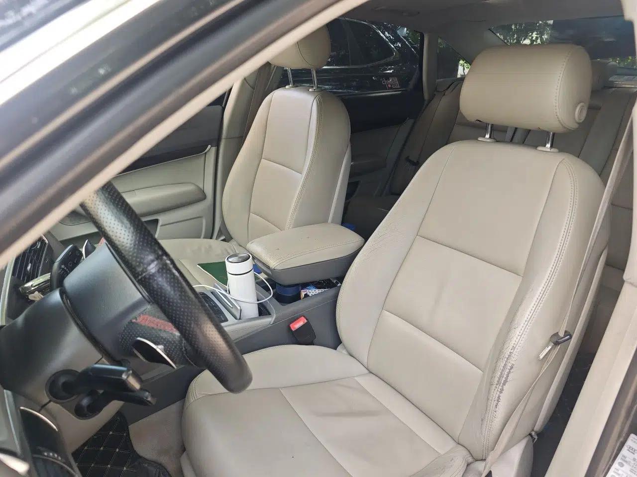 Audi A6L 2011 2.0 TFSI Automatic Standard Edition — миниатюра 15