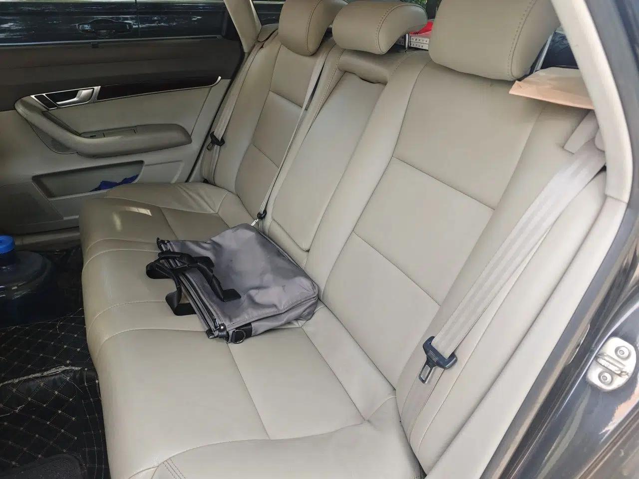 Audi A6L 2011 2.0 TFSI Automatic Standard Edition — миниатюра 17