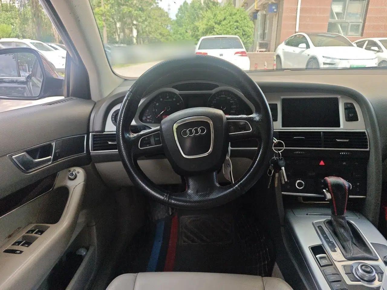 Audi A6L 2011 2.0 TFSI Automatic Standard Edition — миниатюра 10