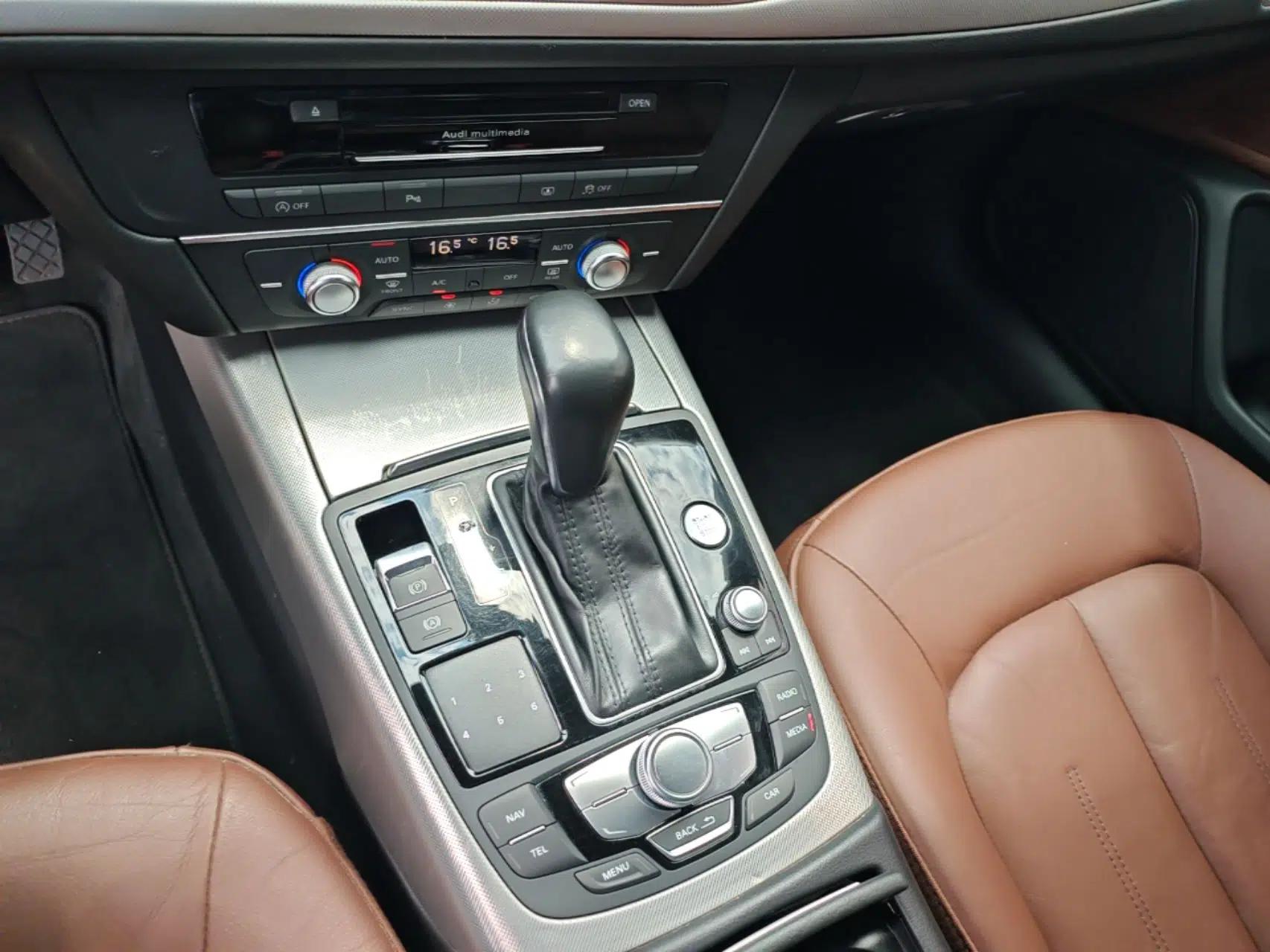Audi A6L 2018 30th Anniversary Edition 45 TFSI quattro Sport model — миниатюра 16