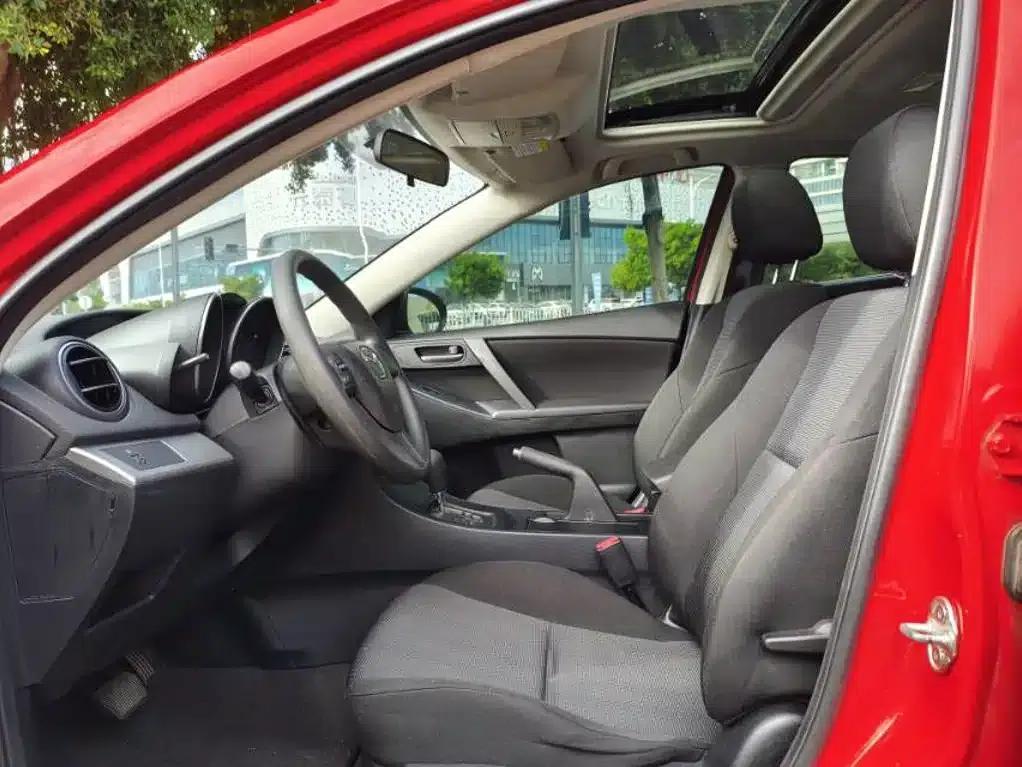 Mazda3 Axela 2013 Hatchback 1.6L Automatic Elite — миниатюра 4