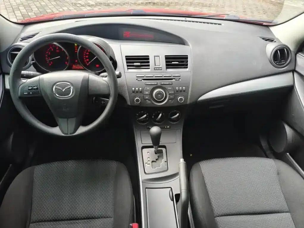 Mazda3 Axela 2013 Hatchback 1.6L Automatic Elite — миниатюра 5