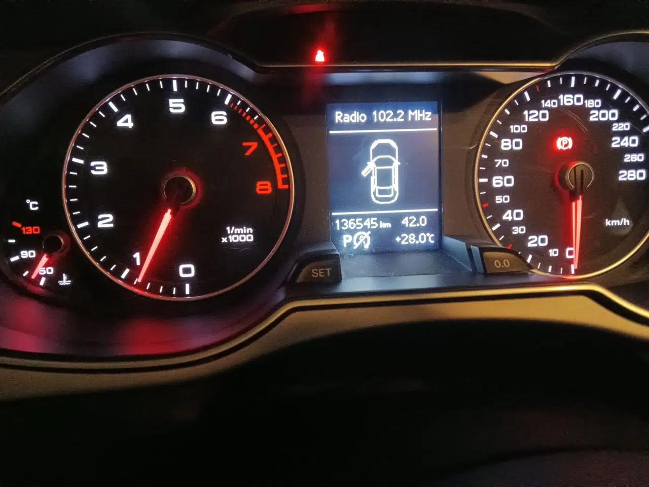 Audi A4L 2015 35 TFSI Automatic Comfort Model — миниатюра 12