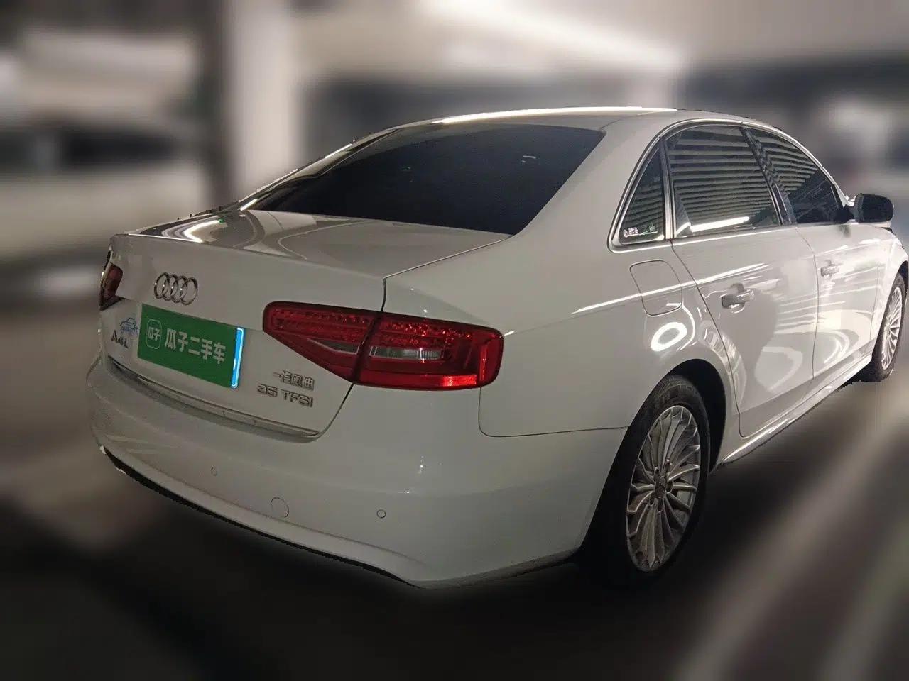 Audi A4L 2015 35 TFSI Automatic Comfort Model — миниатюра 6