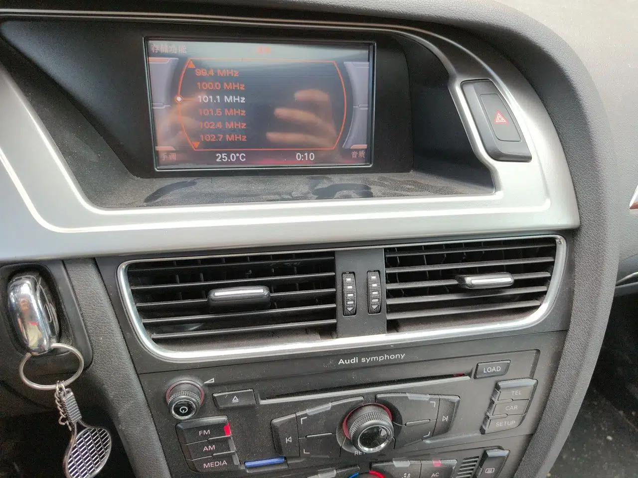 Audi A4L 2010 2.0 TFSI Comfort Edition — миниатюра 13