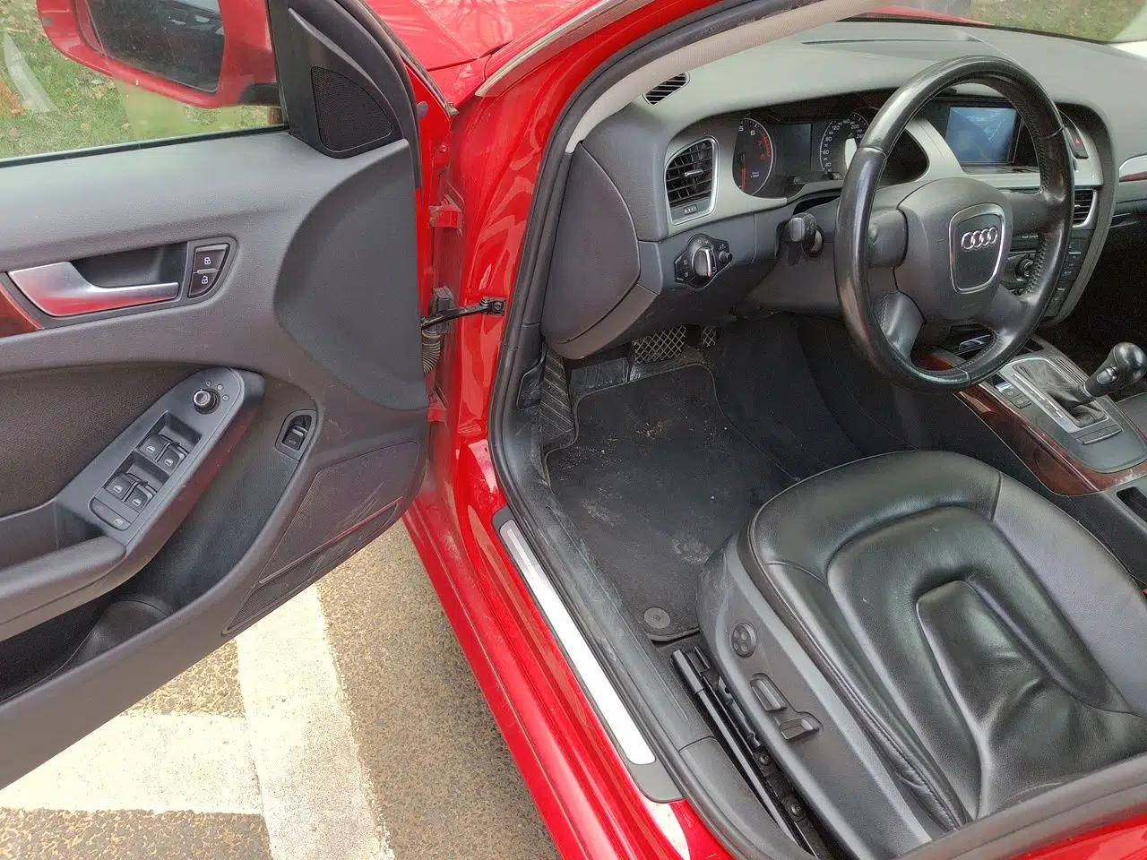 Audi A4L 2010 2.0 TFSI Comfort Edition — миниатюра 16