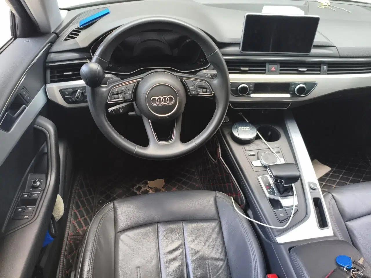 Audi A4L 2018 30th Anniversary Edition 40 TFSI Fashion Model — миниатюра 10