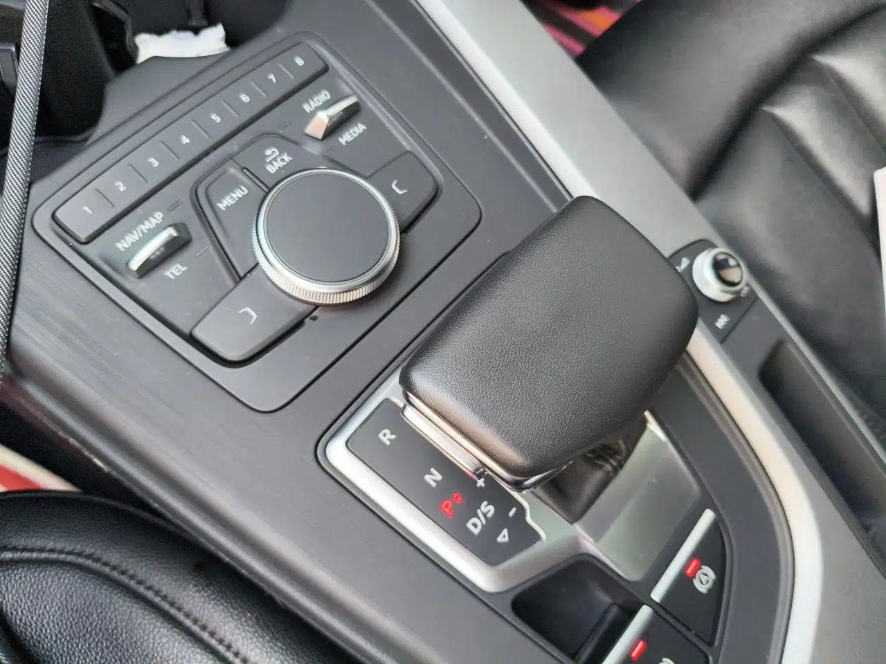 Audi A4L 2019 40 TFSI Ambition Version China V — миниатюра 14