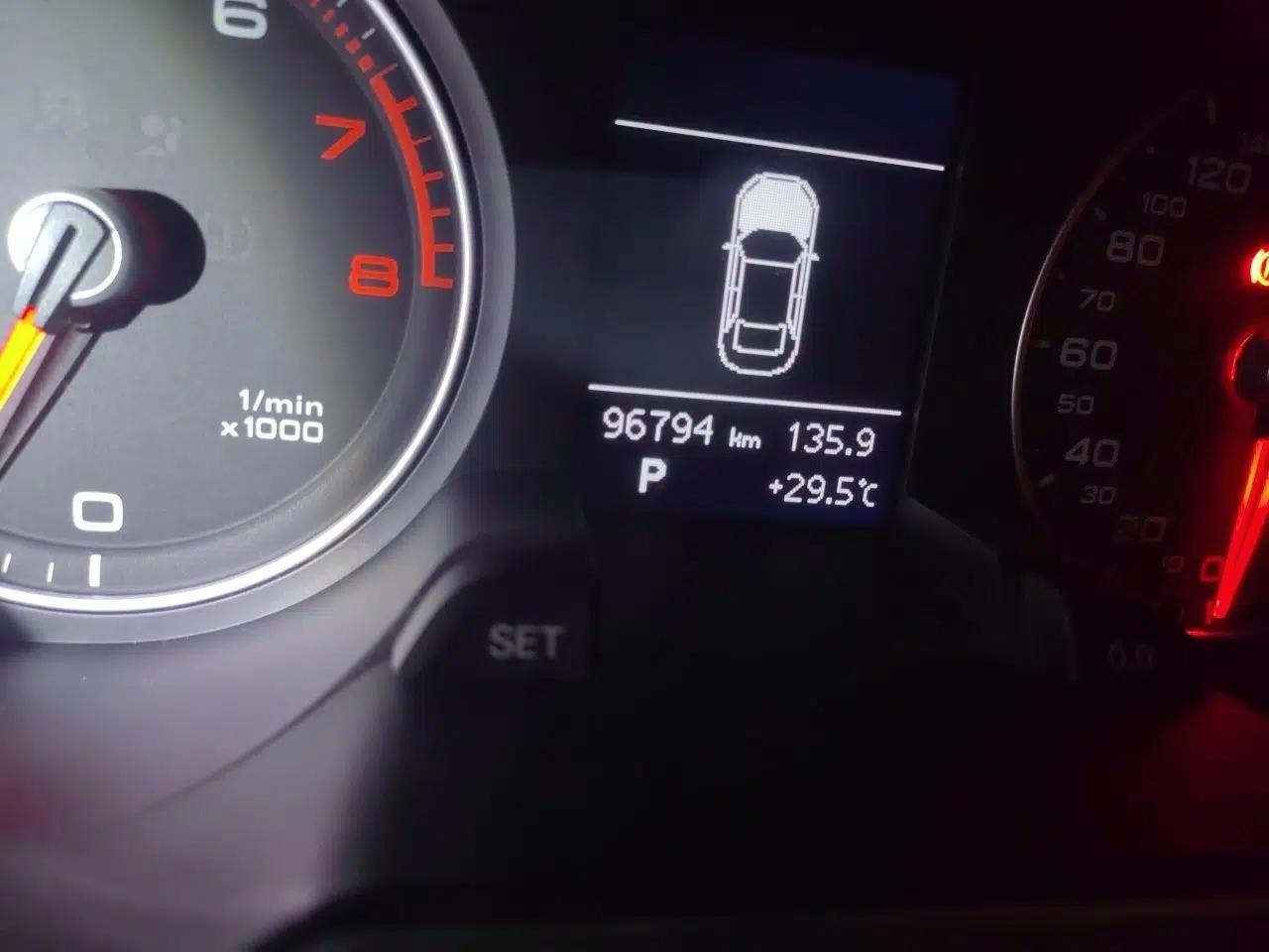 Audi A4L 2015 35 TFSI Automatic Standard Model — миниатюра 12