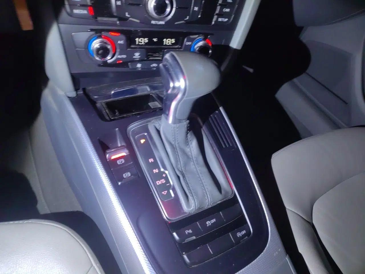 Audi A4L 2015 35 TFSI Automatic Standard Model — миниатюра 14