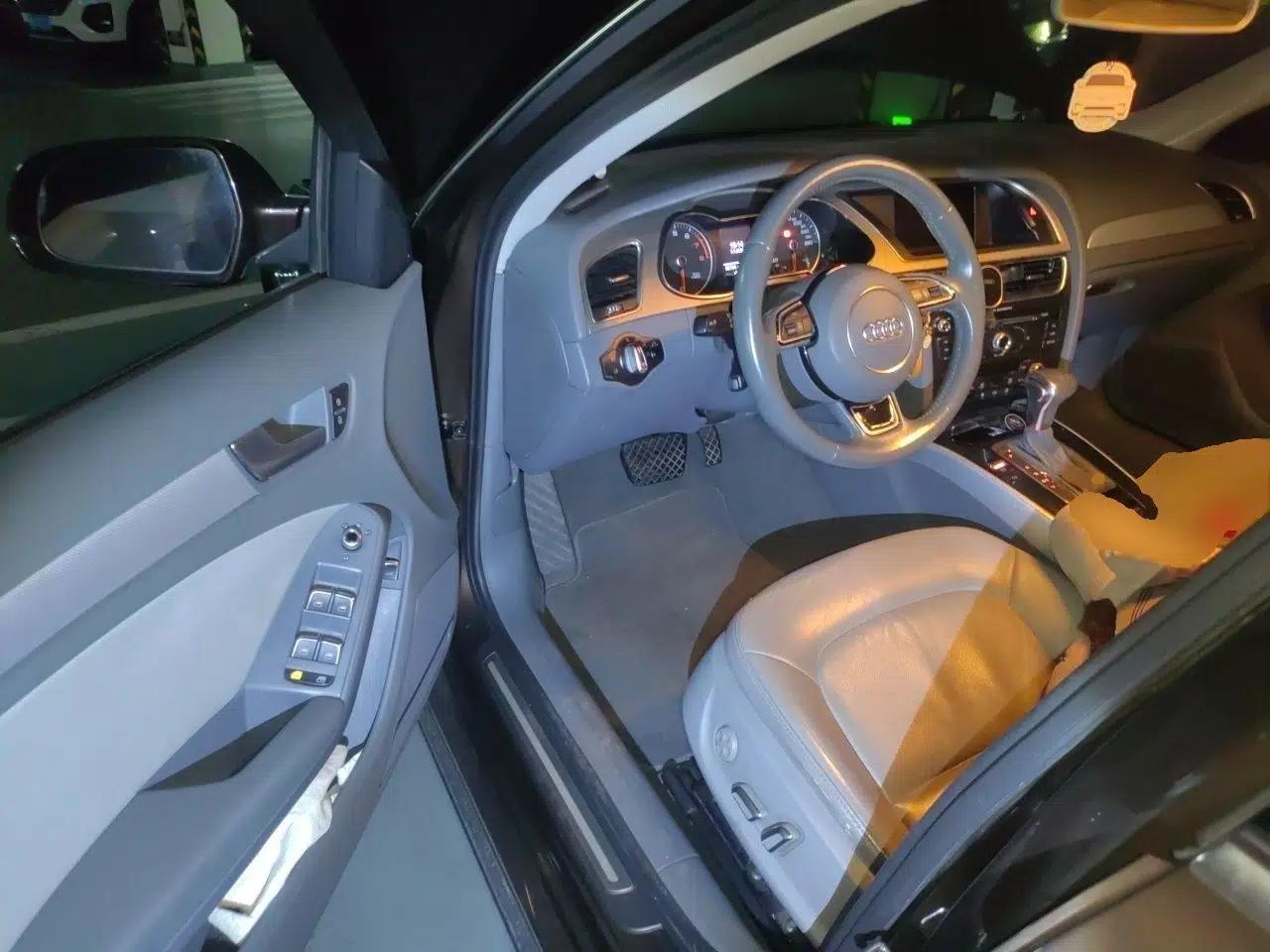 Audi A4L 2015 35 TFSI Automatic Standard Model — миниатюра 16