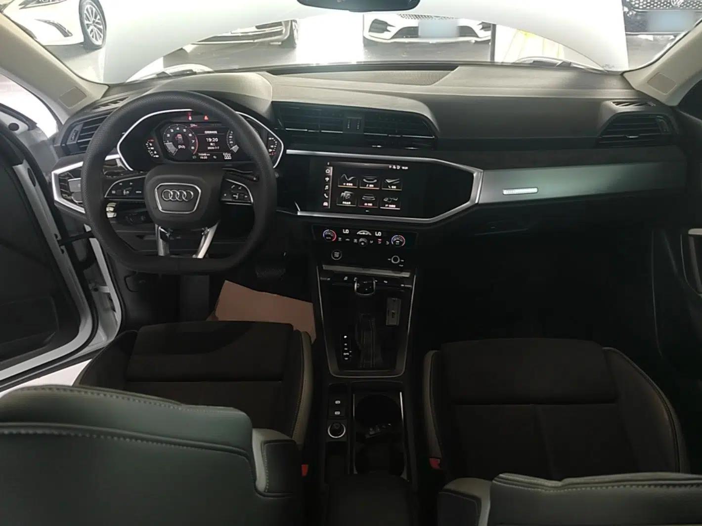 Audi Q3 2021 35 TFSI Fashion Dynamic Model — миниатюра 12