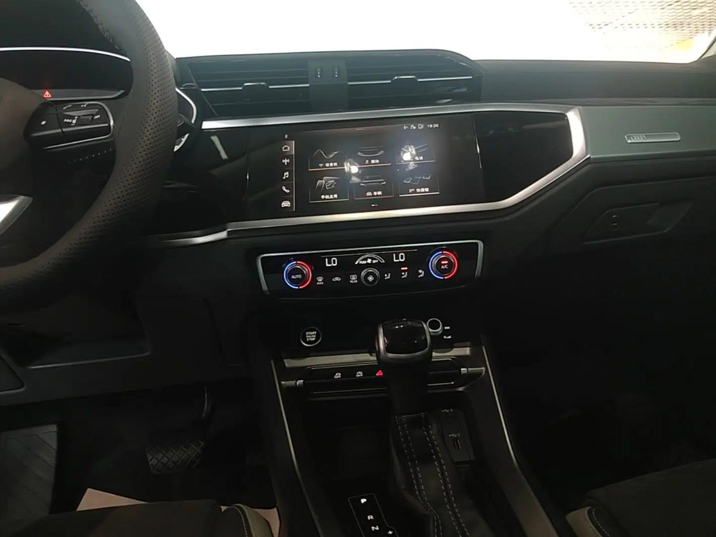 Audi Q3 2021 35 TFSI Fashion Dynamic Model — миниатюра 15