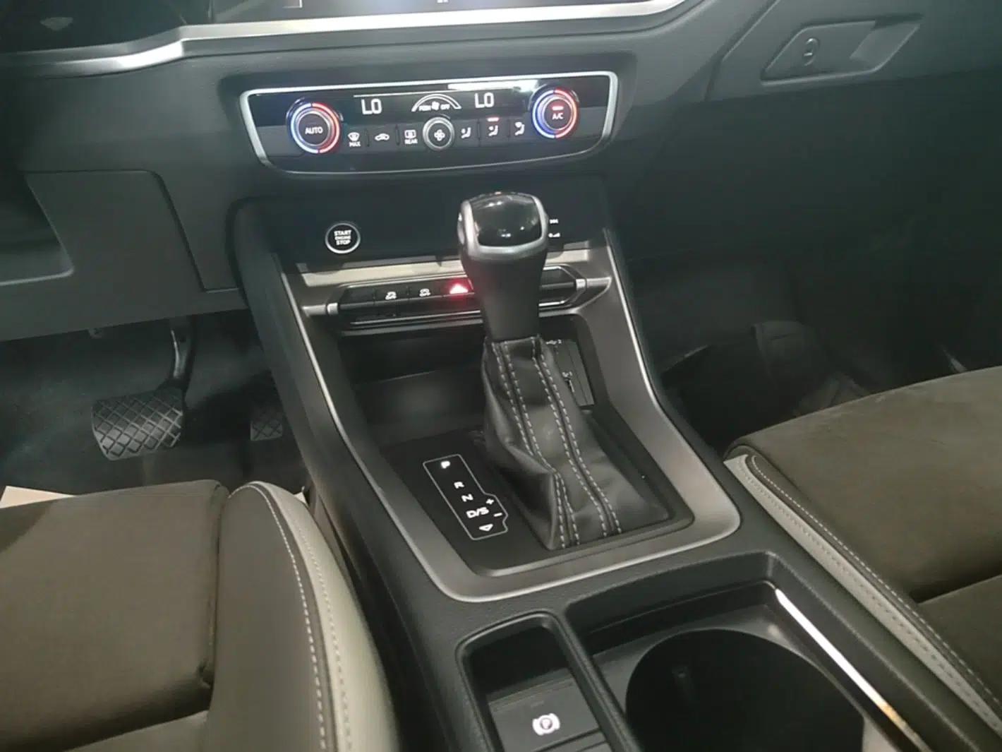 Audi Q3 2021 35 TFSI Fashion Dynamic Model — миниатюра 16