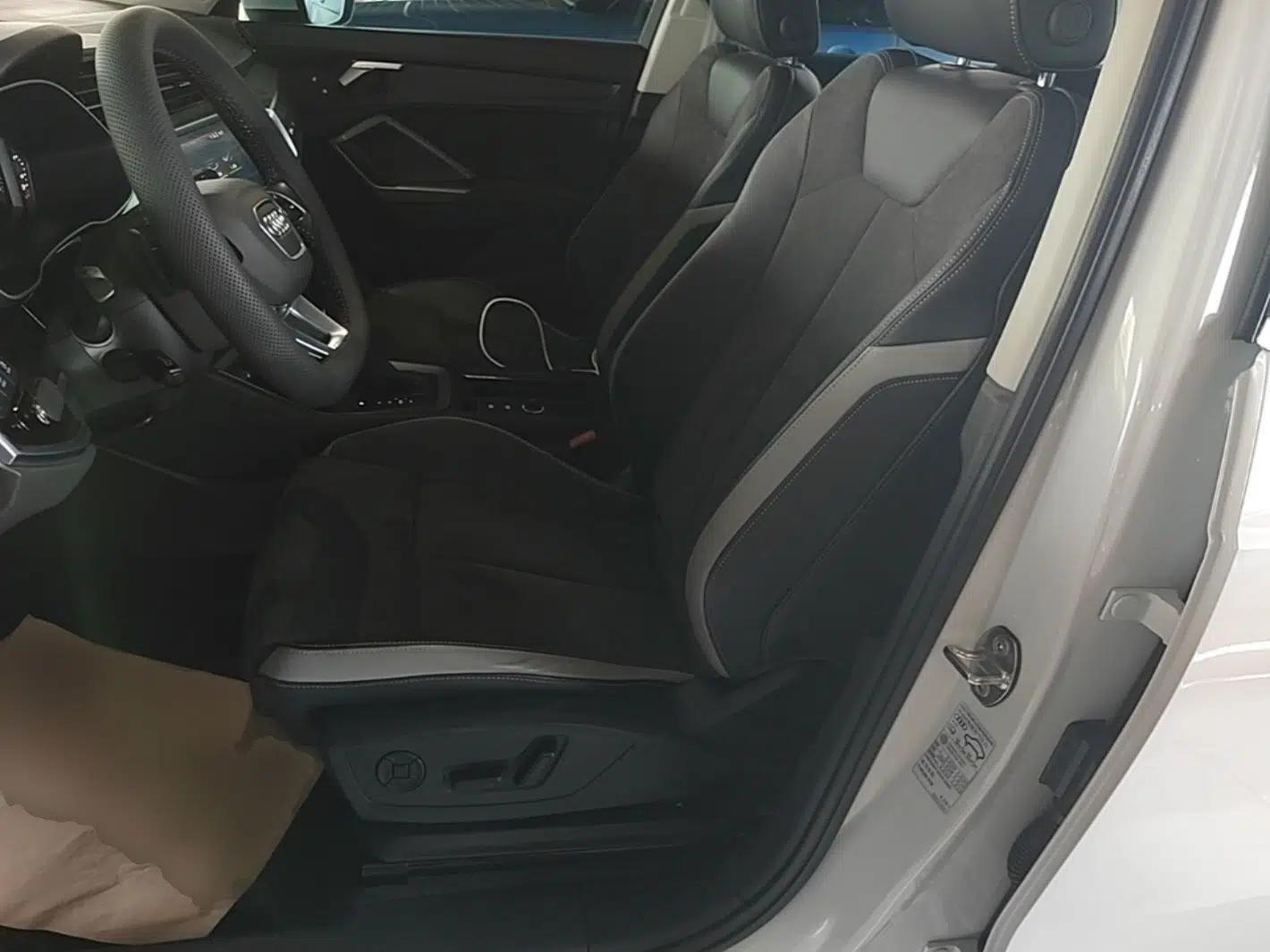 Audi Q3 2021 35 TFSI Fashion Dynamic Model — миниатюра 17