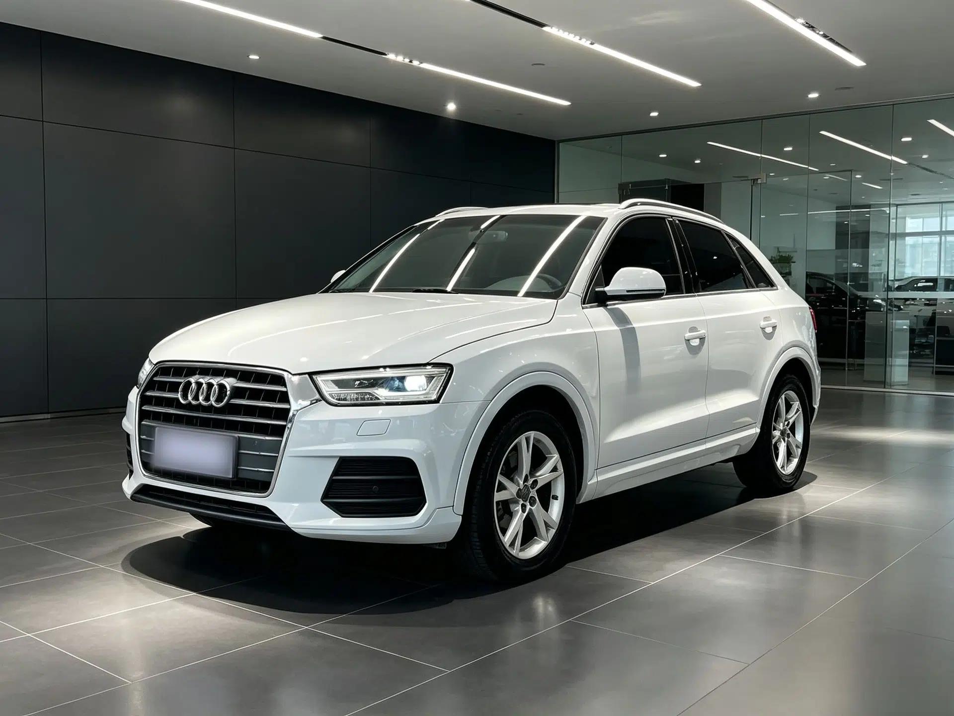 Audi Q3 2018 30th Anniversary Edition 35 TFSI Fashion Model — миниатюра 1