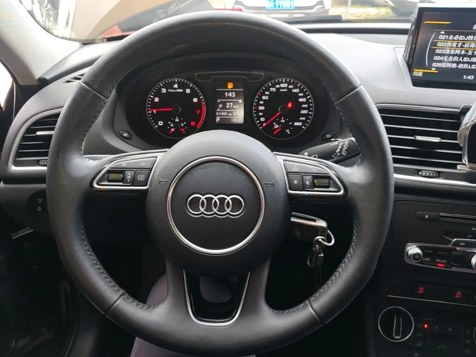 Audi Q3 2018 30th Anniversary Edition 35 TFSI Fashion Model — миниатюра 13