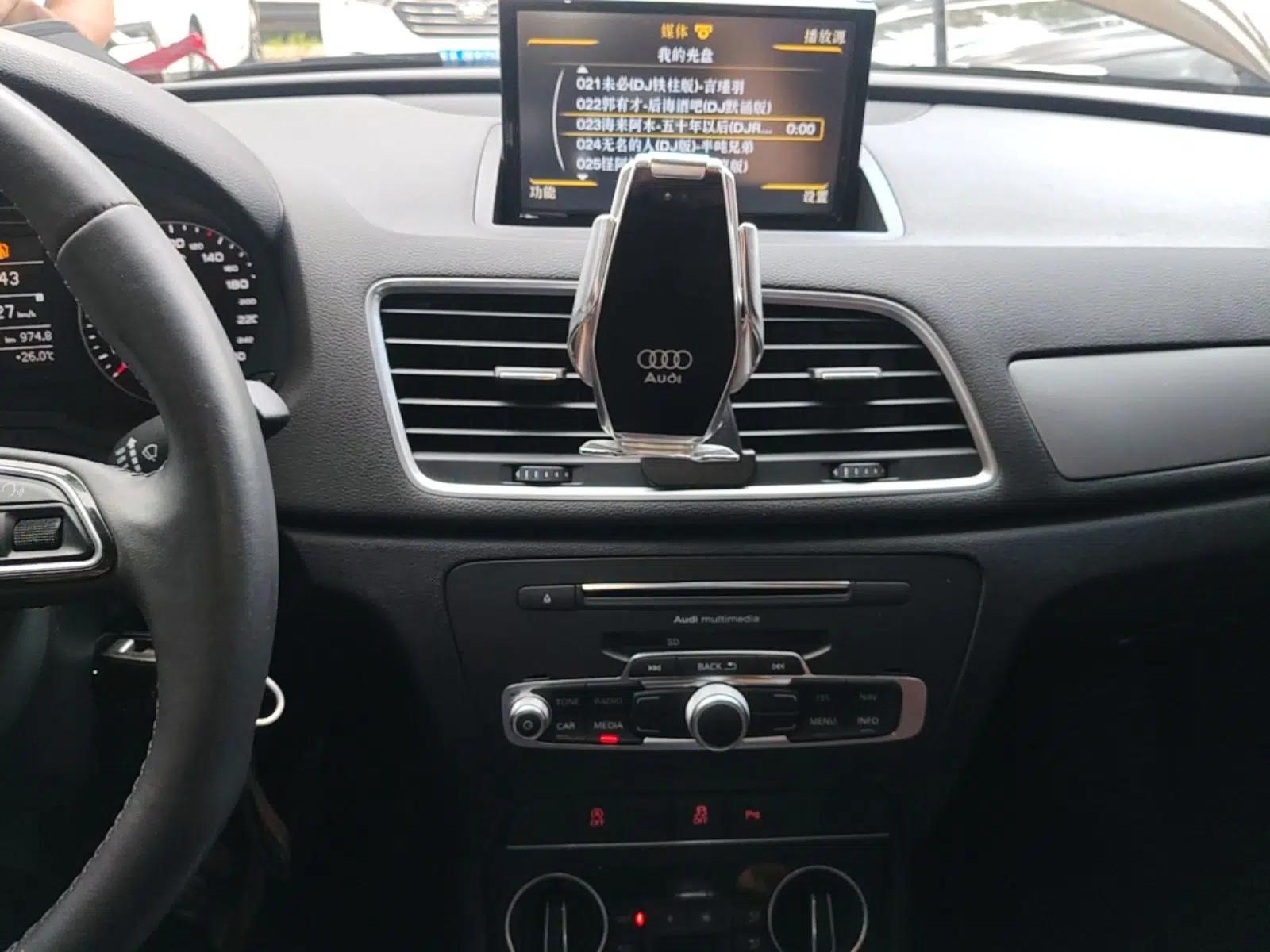 Audi Q3 2018 30th Anniversary Edition 35 TFSI Fashion Model — миниатюра 15