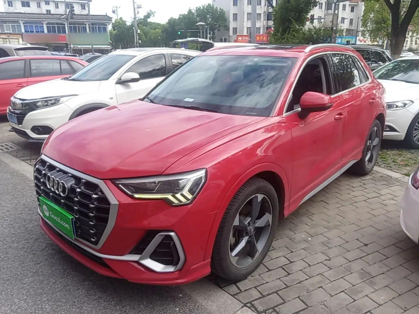 Audi Q3 2019 35 TFSI Fashion Dynamic Model — миниатюра 1