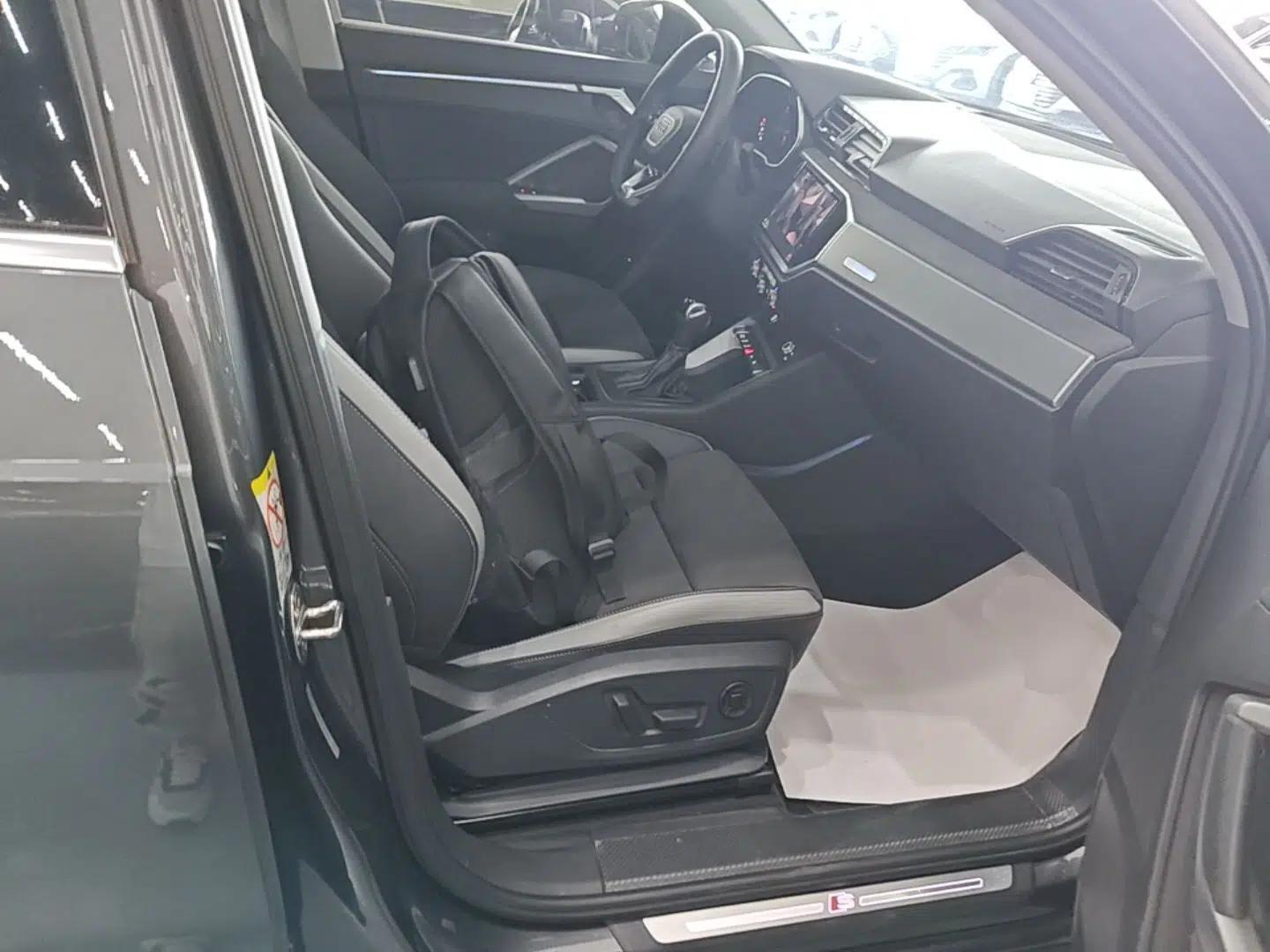 Audi Q3 2022 40 TFSI Fashion Dynamic Model — миниатюра 19