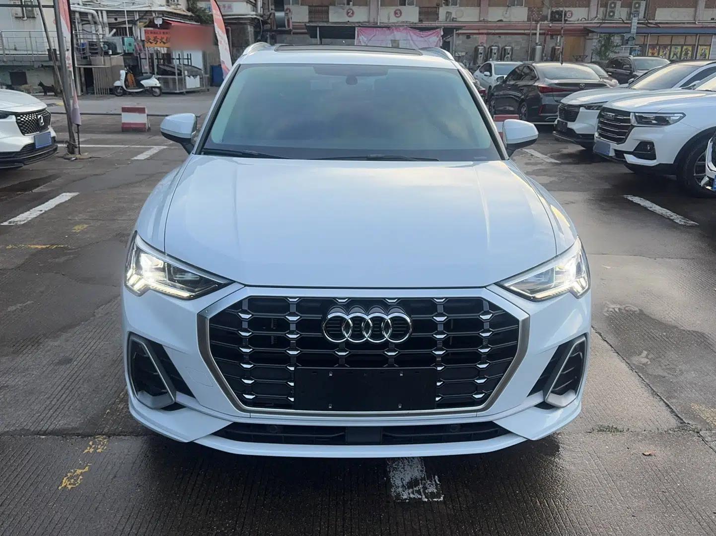 Audi Q3 2023 35 TFSI Fashion Dynamic Model (1.4T) — миниатюра 2