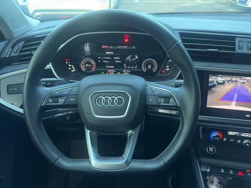 Audi Q3 2023 35 TFSI Fashion Dynamic Model (1.4T) — миниатюра 7