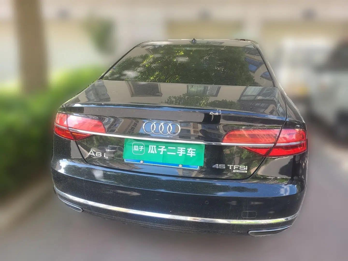 Audi A8 2014 A8L 45 TFSI quattro Luxury Model — миниатюра 5